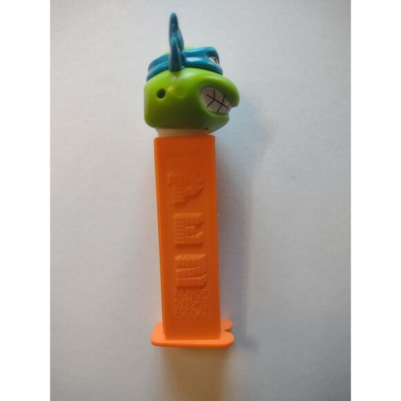 Pez Teenage Mutant Ninja Turtles Leonardo Candy Container Vintage China TMNT - Picture 2 of 3